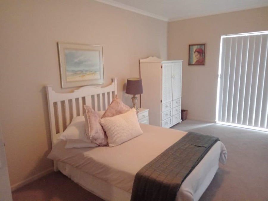 5 Bedroom Property for Sale in Wavecrest Eastern Cape